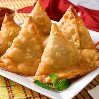 Aloo Samosa - 2 pcs